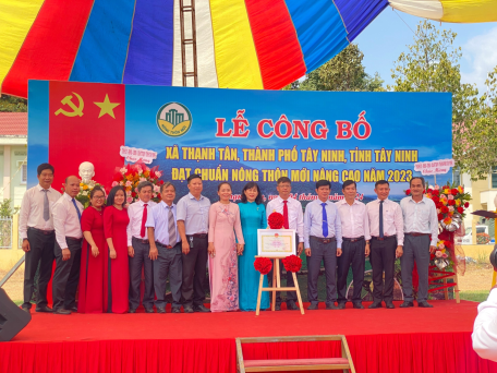 Xã Thạnh Tân, thành phố Tây Ninh đón nhận danh hiệu xã đạt chuẩn nông thôn mới nâng cao