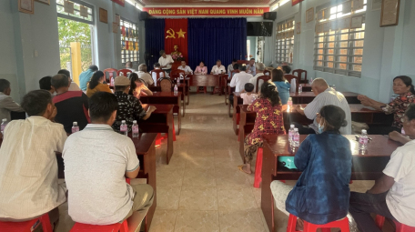Đại biểu HĐND xã Thạnh Tân, thành phố Tây Ninh tiếp xúc cử tri trước kỳ họp thứ 9