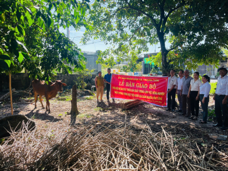 Trao vốn dự án phát triển sản xuất trong lĩnh vực nông nghiệp